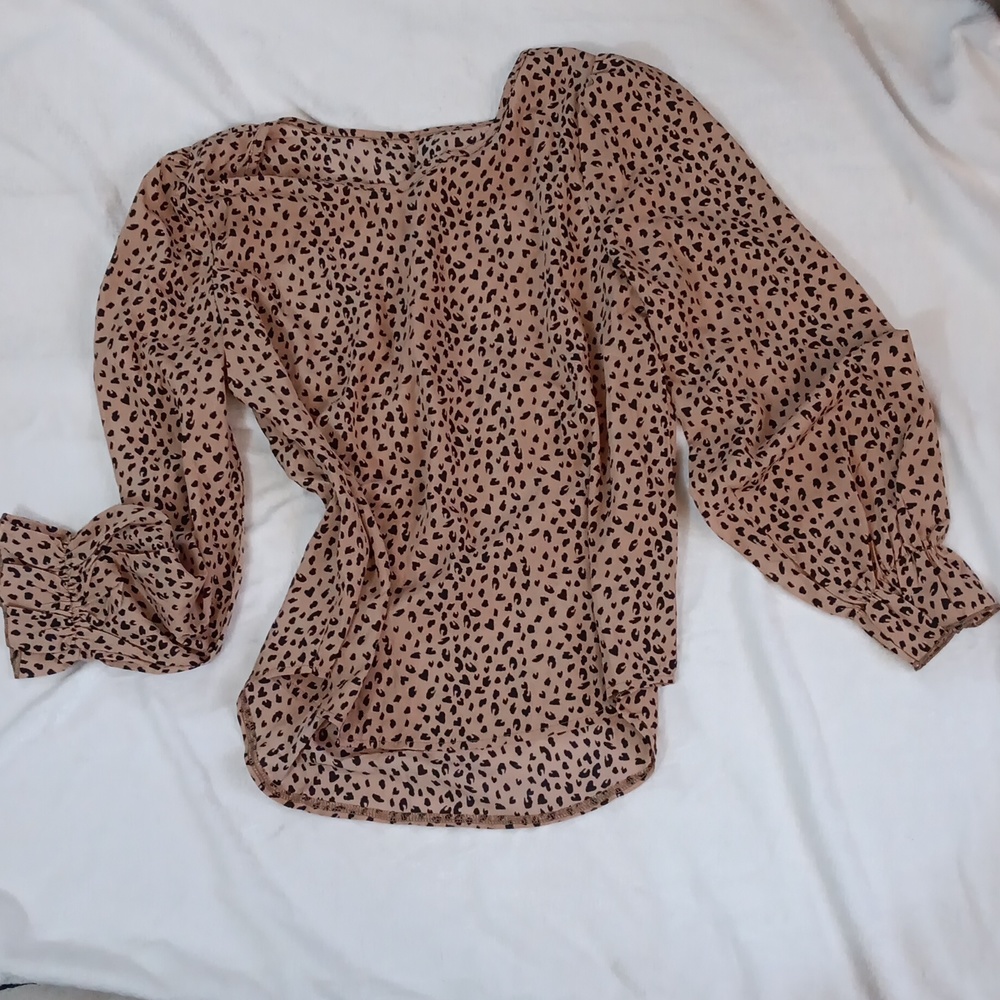 Cheetah print top (new)